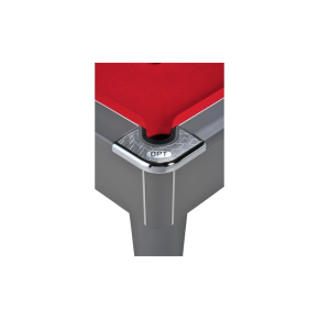 LARGE ANGLE CHROME SUR LE BILLARD OMÉGA DOM 7FT ONYX 2.0 TAPIS ROUGE.