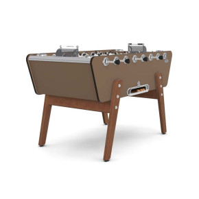 Vue d’angle du baby-foot Stella Outdoor Taupe, robustesse et charme sixties.